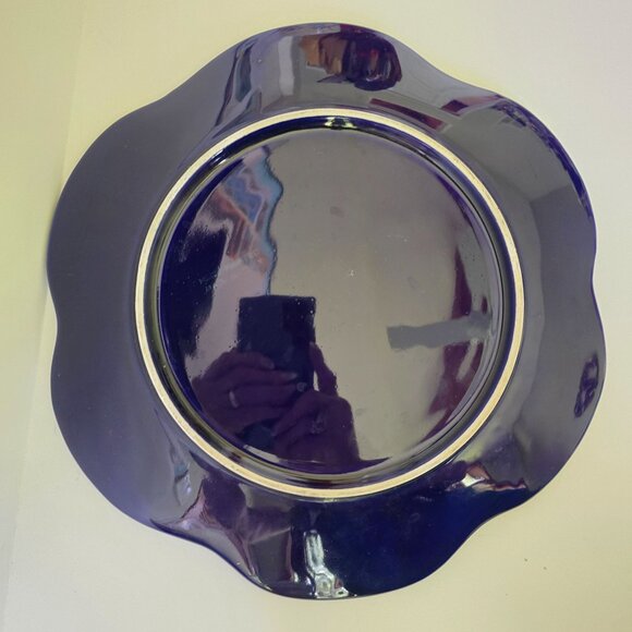 Hand Painted Dark Blue Scalloped Edge Ceramic Plate With Gold Trim From Italy - Picture 2 of 9